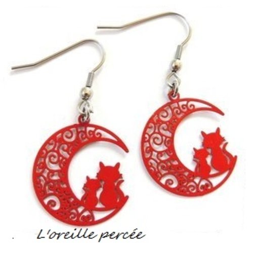 Boucle d'oreille duo de chat sur lune rouge