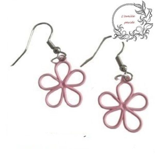 Boucle d'oreille petite fleur creuse rose