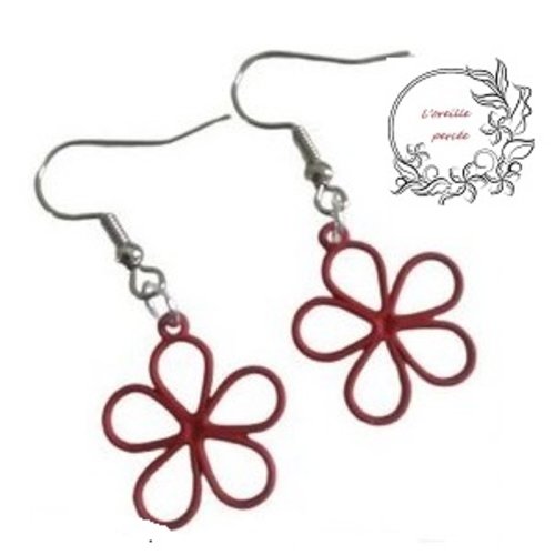 Boucle d'oreille petite fleur creuse rouge