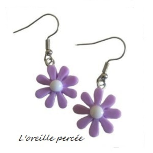 Boucle d'oreille fleur parme coeur blanc