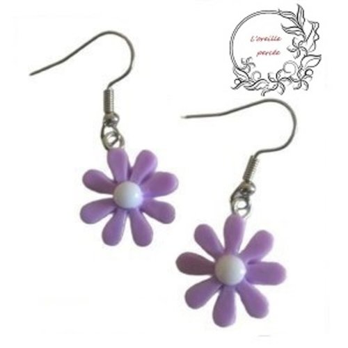 Boucle d'oreille fleur parme coeur blanc