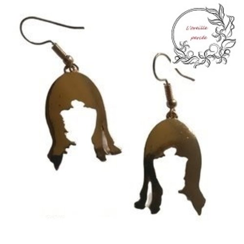 Boucle d'oreille cheveu doré