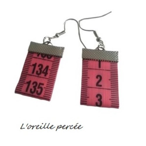 Boucles d'oreilles mètre ruban rose