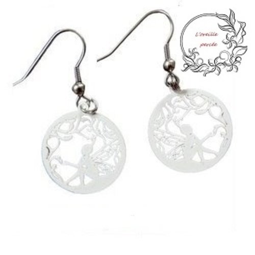 Boucle d'oreille estampe fée blanche