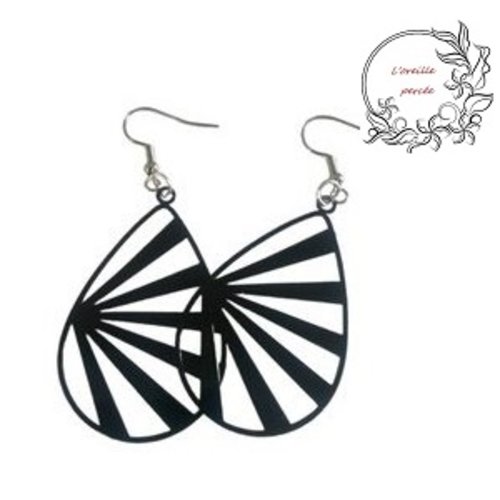 Boucle d'oreille grande goutte noire