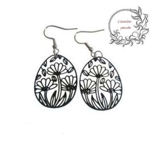 Boucle d'oreille ovale fleurie noire