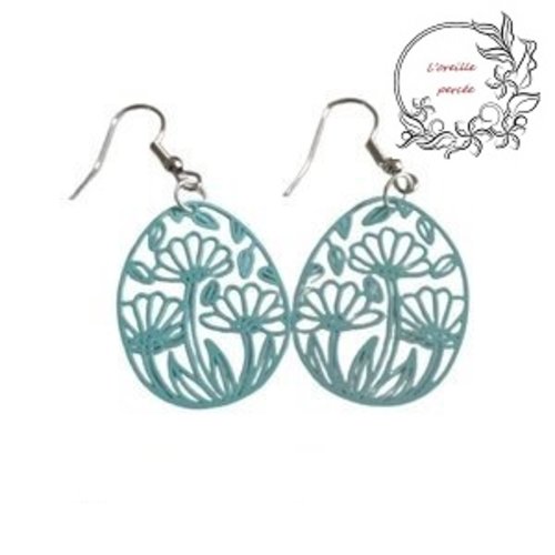 Boucle d'oreille ovale fleurie bleue claire
