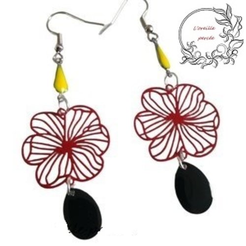 Boucle d'oreille fleur rouge et sa pampille noire