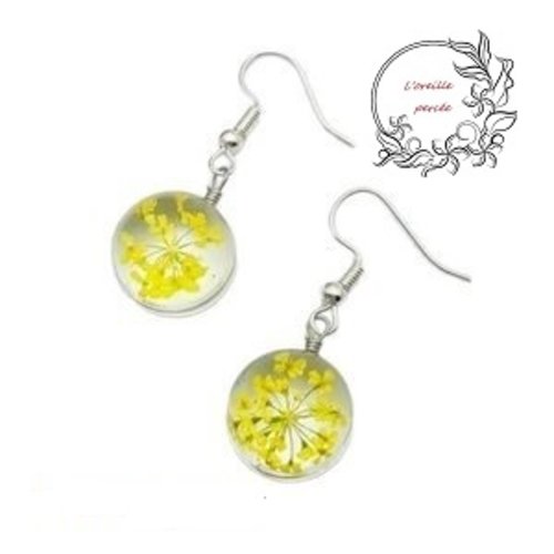 Boucle d'oreille boule verre fleur séchée jaune