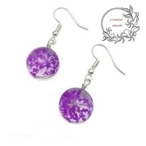 Boucle d'oreille boule verre fleur séchée mauve