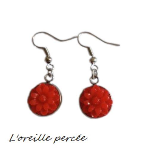 Boucle d'oreille fleurie rouge