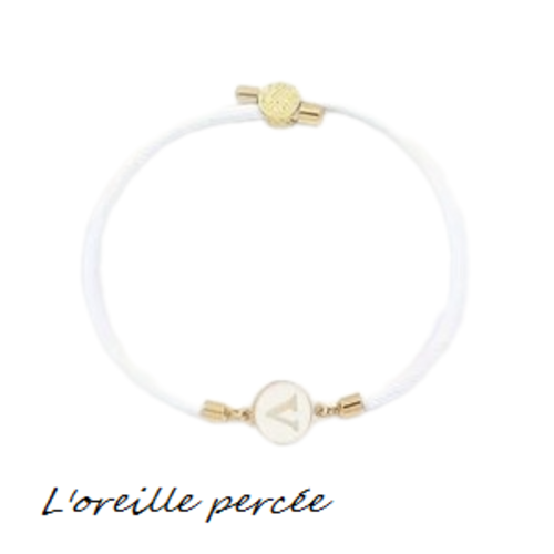 Bracelet cordon blanc lettre v