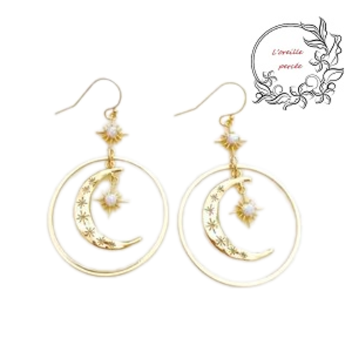 Boucle d'oreille lunaire dorée
