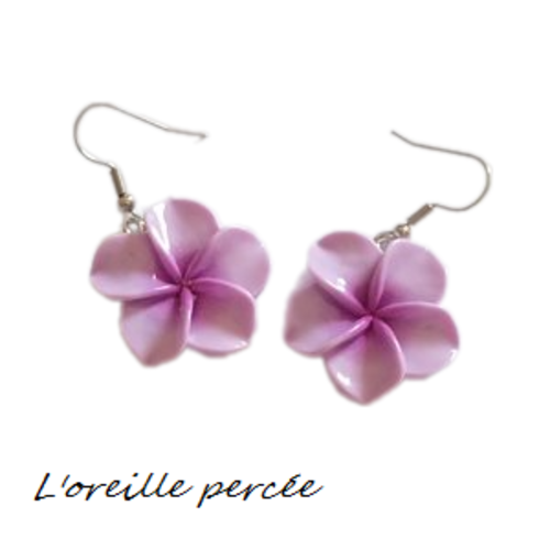 Boucle d'oreille fleur de tiaré parme