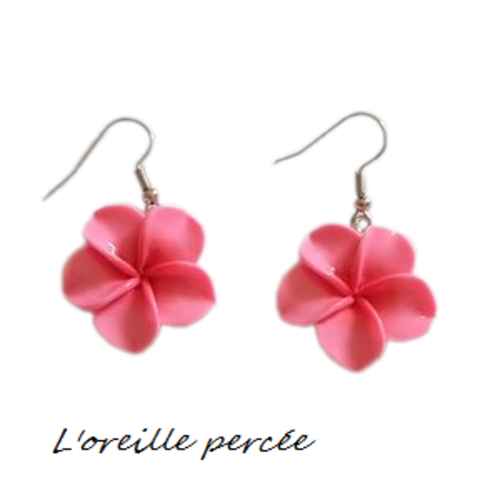 Boucle d'oreille fleur de tiaré fuschia
