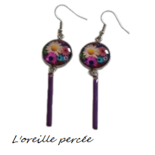 Boucle d'oreille cabochon nuée de fleur