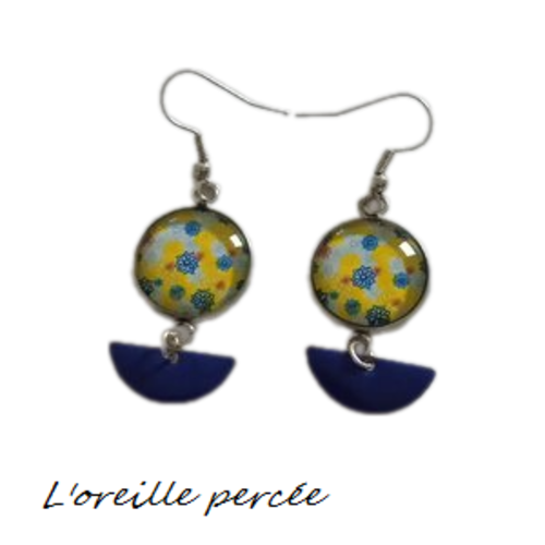 Boucle d'oreille cabochon nuée de fleur
