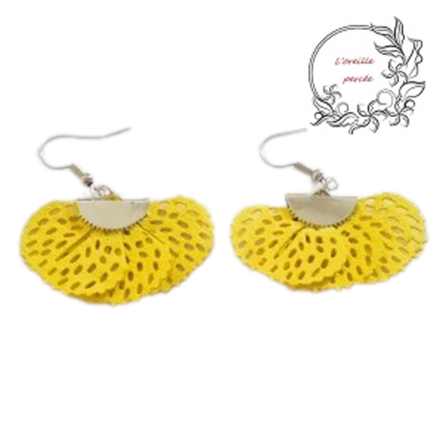 Boucle d'oreille pétale de fleur jaune