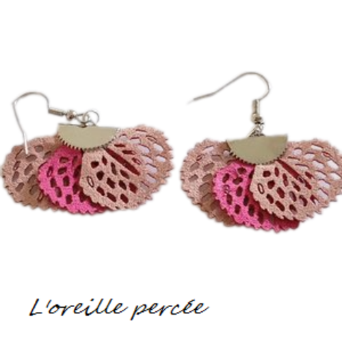 Boucle d'oreille pétale de fleur duo de rose