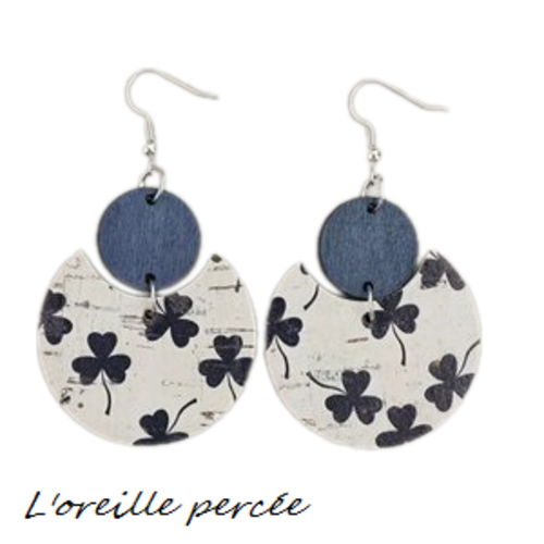 Boucle d'oreille bois et liège motif trèfle noir