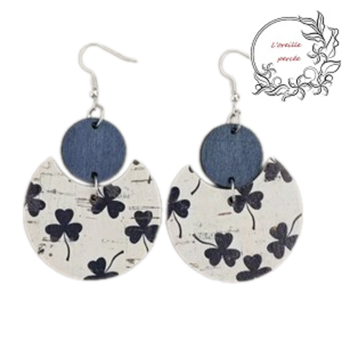 Boucle d'oreille bois et liège motif trèfle noir