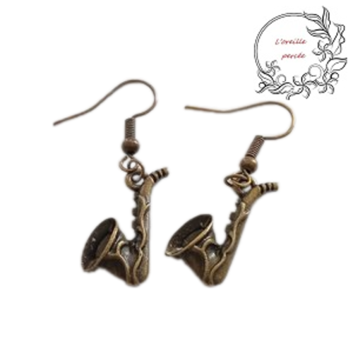 Boucle d'oreille saxophone bronze