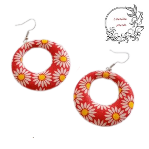 Boucle d'oreille rouge fleurie