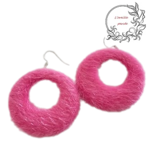 Boucle d'oreille cercle fuschia tout doux