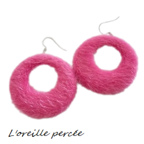 Boucle d'oreille cercle fuschia tout doux