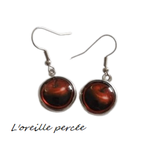 Boucle d'oreille pomme rouge