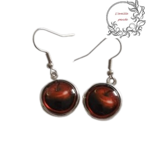 Boucle d'oreille pomme rouge