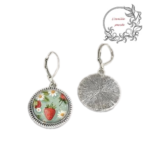 Boucle d'oreille fraise et fleur blanche