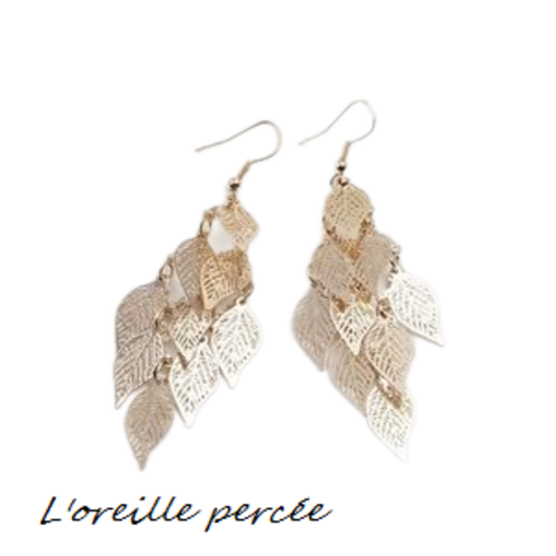 Boucle d'oreille nuée de feuilles dorées