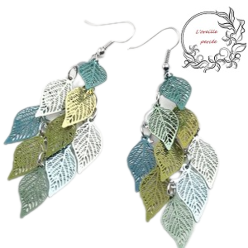 Boucle d'oreille nuée de feuilles tons verts métalliques