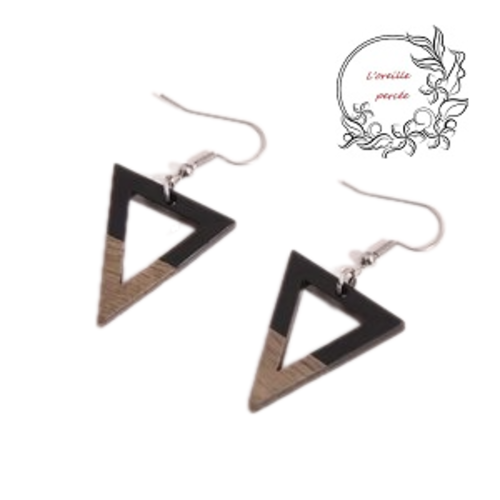 Boucle d'oreille triangle bois et résine noir