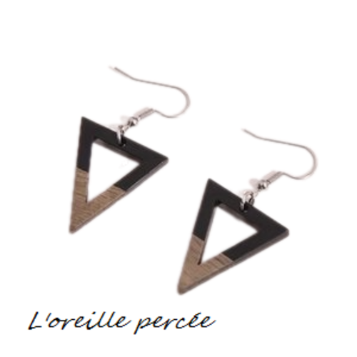 Boucle d'oreille triangle bois et résine noir