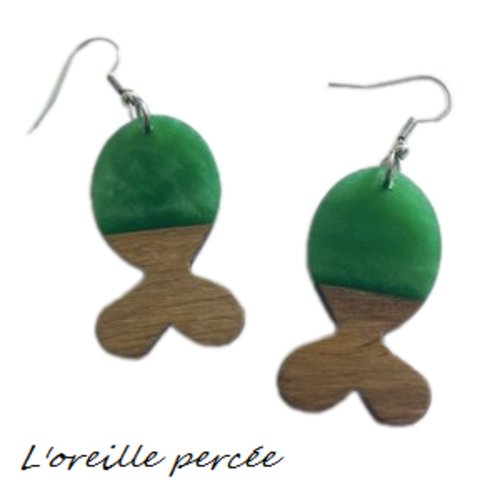 Boucle d'oreille poisson bois et résine vert