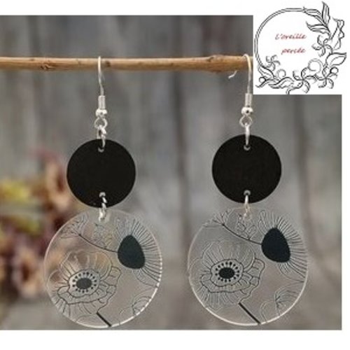 Boucle d'oreille fleurie