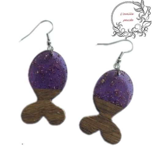Boucle d'oreille poisson bois et résine mauve et feuille d'or