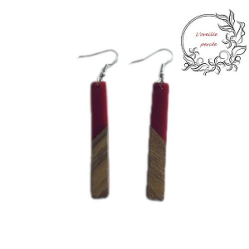 Boucle d'oreille tige bois et résine rouge