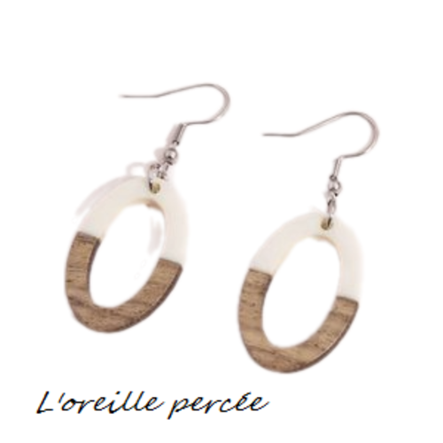 Boucle d'oreille ovale bois et résine blanc