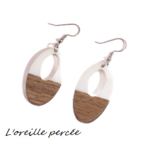 Boucle d'oreille ovale bois et résine blanc
