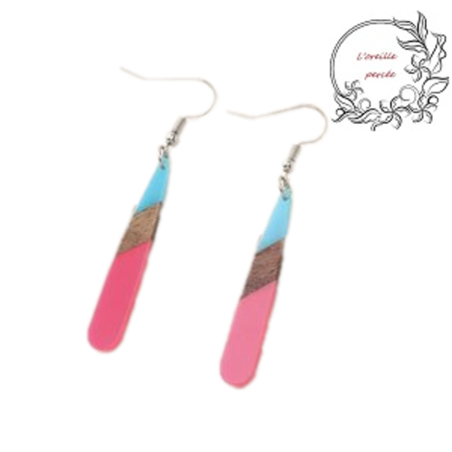 Boucle d'oreille goutte bois et résine fuschia/bleu