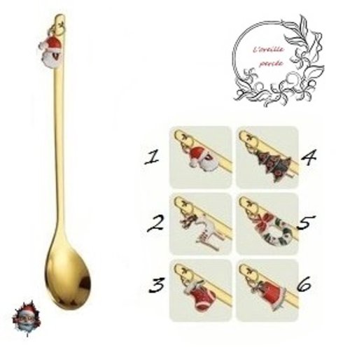 Petite cuillère à café dorée et sa breloque