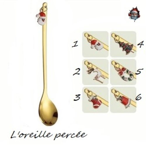 Petite cuillère à café dorée et sa breloque