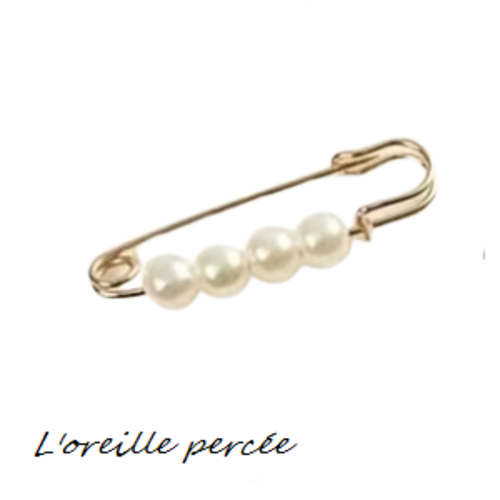Petite broche épingle dorée et ses perles nacrées