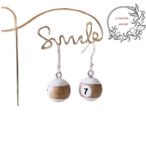 Boucle d'oreille boule de billard n°7 marron clair/blanc