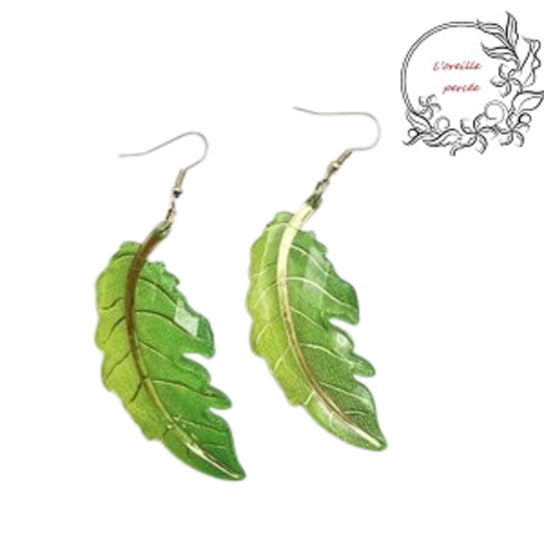 Boucle d'oreille grande feuille dégradée de vert
