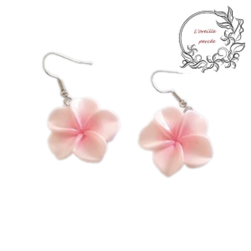 Boucle d'oreille fleur de tiaré rose