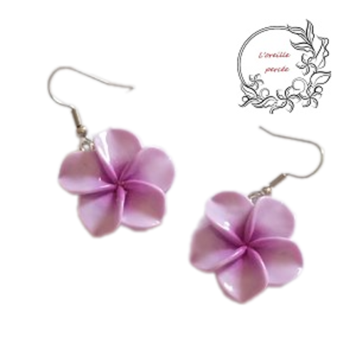 Boucle d'oreille fleur de tiaré parme